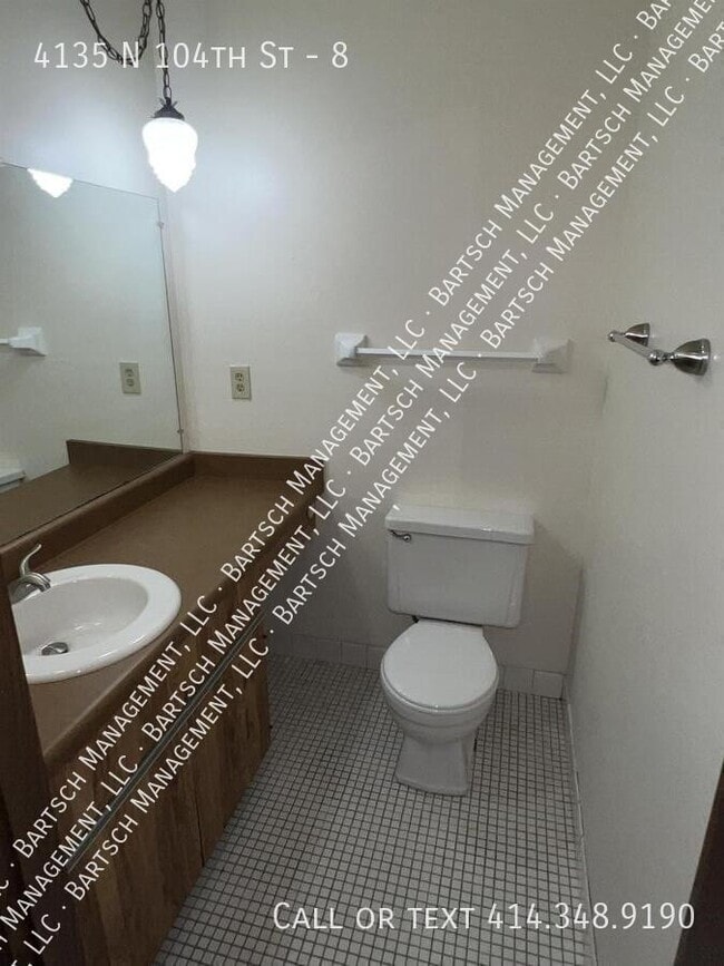 Building Photo - 4135 N 104th St