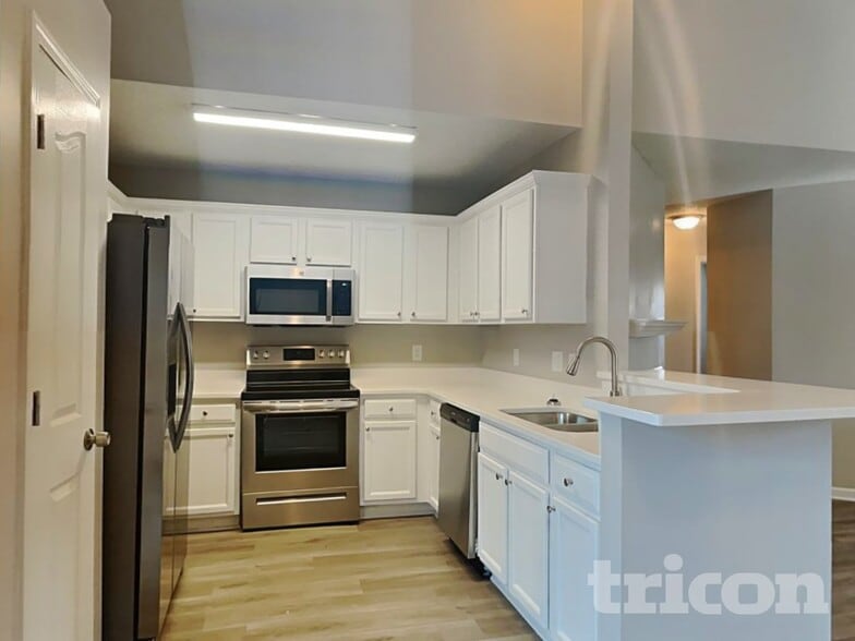 Building Photo - 15228 Pangborn Pl