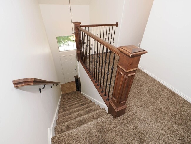 Building Photo - Beautiful 3-Bed, 2-Bath Townhome in Americ...