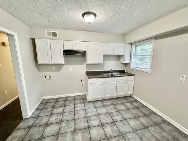 Building Photo - 3353 Elk Point Dr