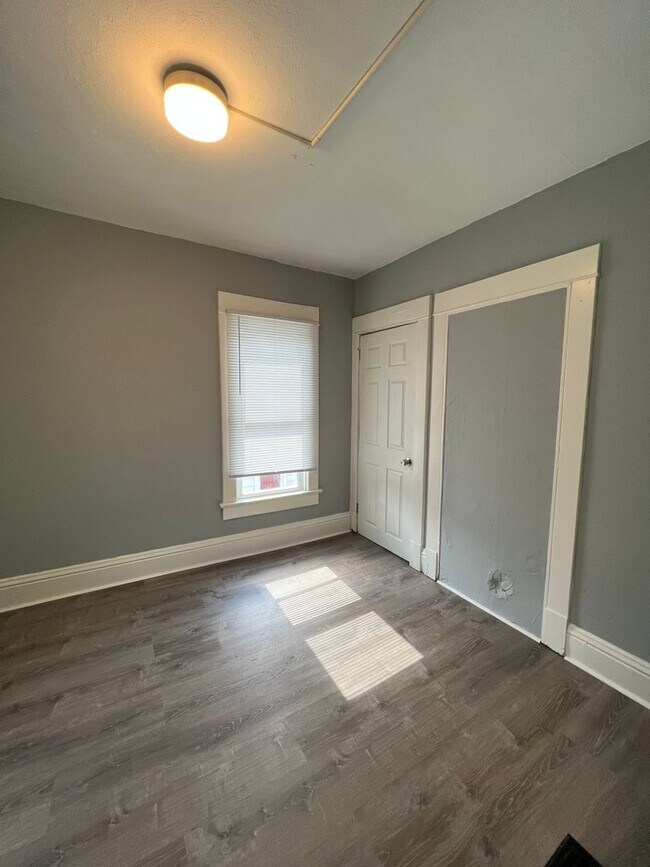 Building Photo - 4 Bedroom; 2 Bath single family home for rent!