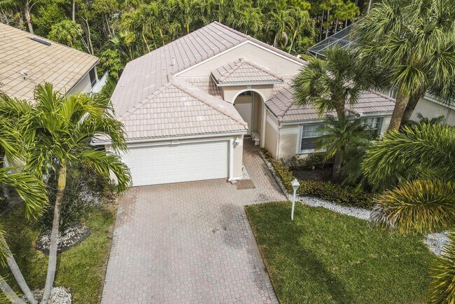 Building Photo - 172 Jones Creek Dr