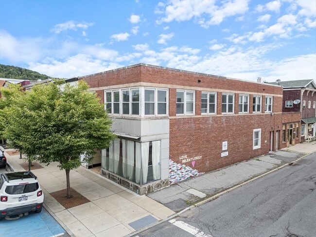 Building Photo - 79-81 Main Street