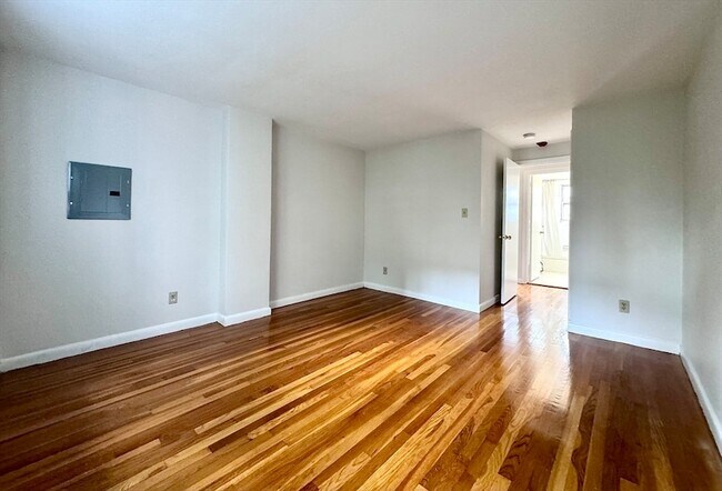 Building Photo - 12 Vinal St