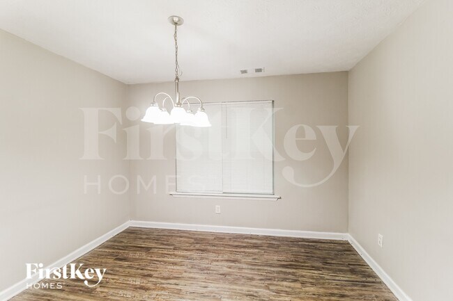 Building Photo - 6719 Timbers E Dr