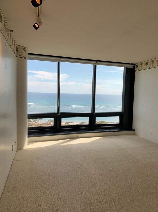 Building Photo - Luxury Unfurnished 2BR/2BA at Nauru Tower ...