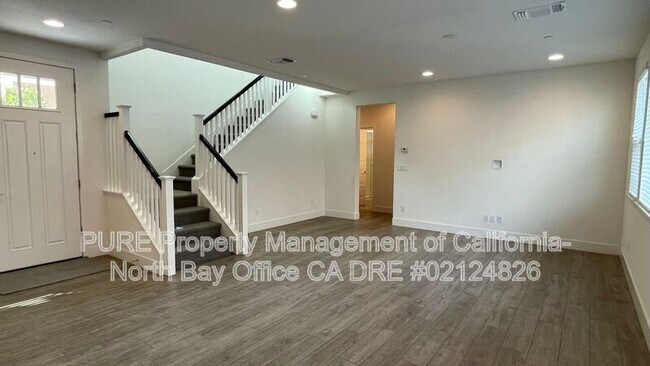 Building Photo - 5320 Kirby Pl