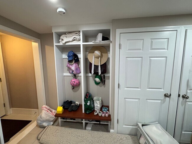 Building Photo - Waltham 3 bed 2.5 Bath