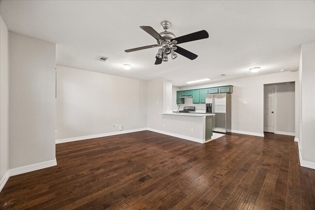 Building Photo - 1510 Robin St