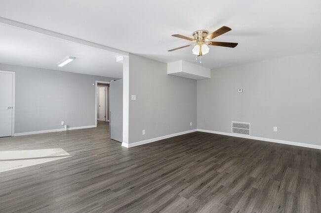 Building Photo - 2060 Nettie Ct