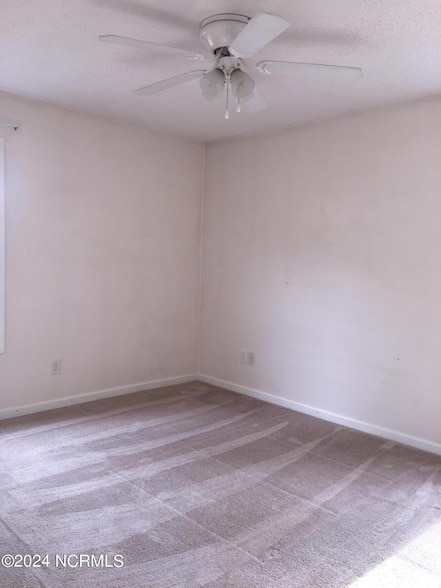 Building Photo - 210 Pecan Grove Dr