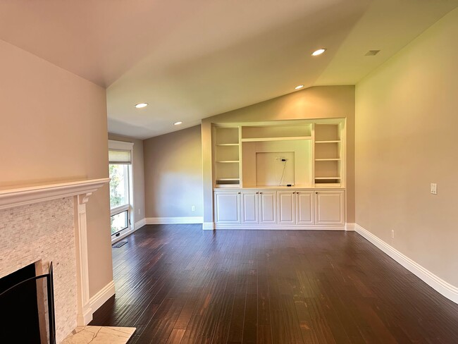 Building Photo - The Bluffs Newport Beach - House for Lease