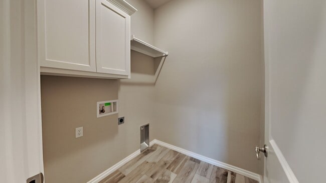 Building Photo - Spectacular 3 Bedroom 2 Bathroom Home in Britton Farms (Yukon Schools)