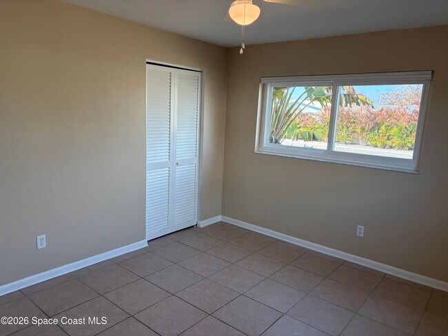 Building Photo - 619 Rosada St