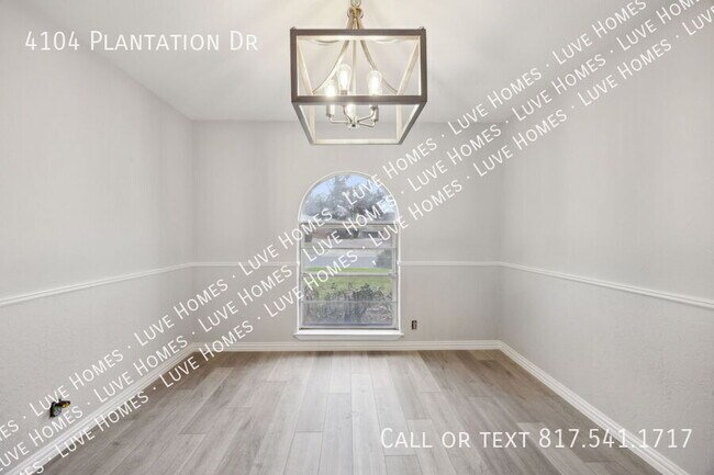 Building Photo - 4104 Plantation Dr