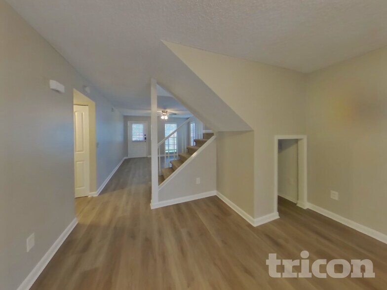 Building Photo - 11011 Greenaire Dr