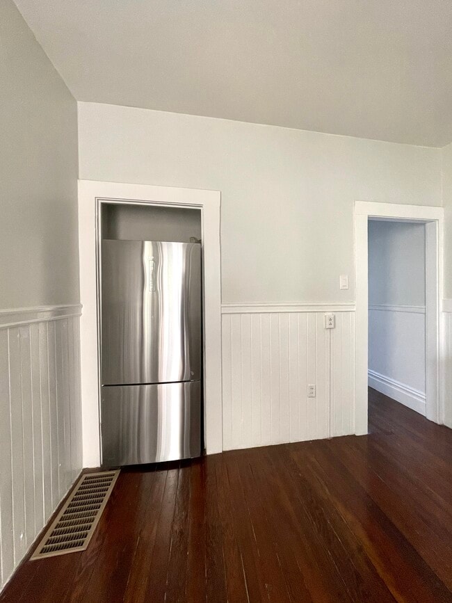 Building Photo - 34 Abbey St