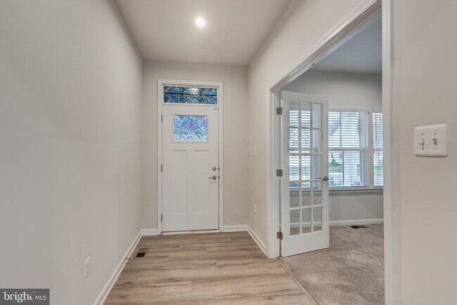 Building Photo - 112 Sherman Wy