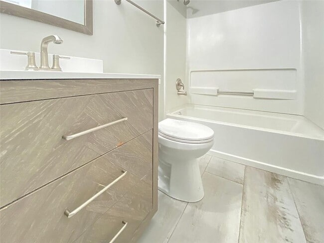 Building Photo - 1232 Gates Cir SE