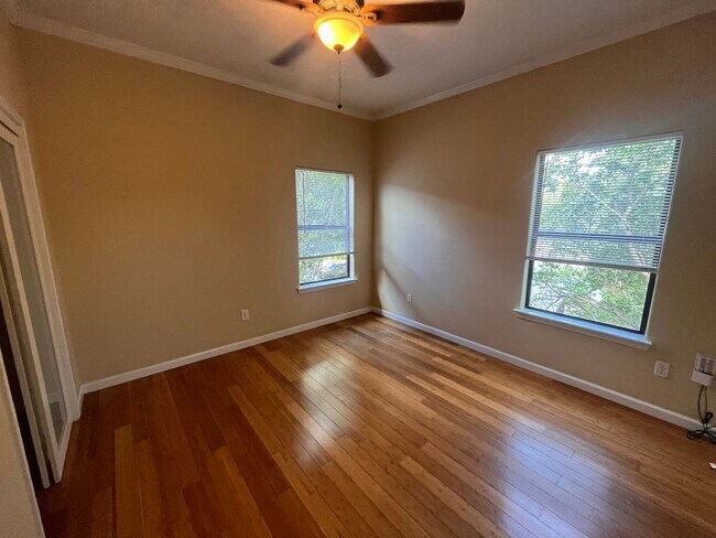 Building Photo - 7bed/6.5bath + 3 car garage and carport