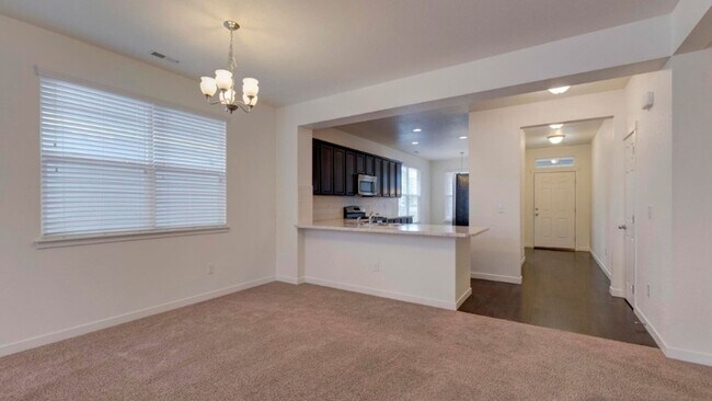 Building Photo - 3 Bedroom, 2-bathroom ranch in desirable Whisper Creek!  Available June 1st !!