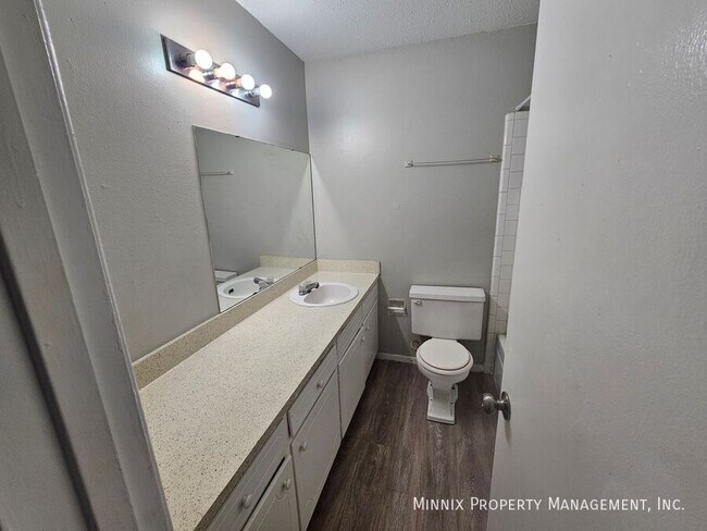 Building Photo - 1706 Yonkers-B