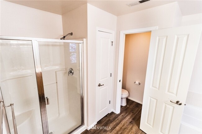 Building Photo - Premier Lake Stevens Living: Top-Rated Schools & Walkable Parks