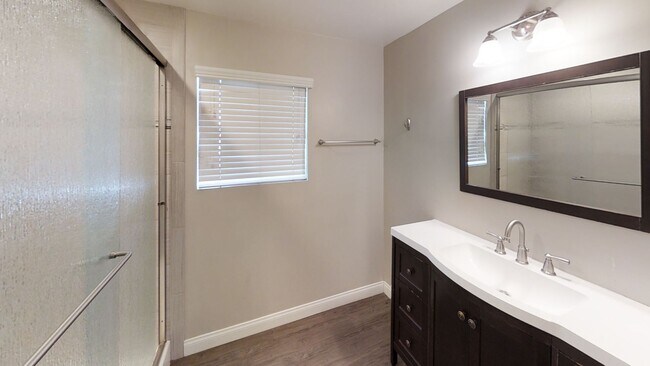 Building Photo - HUGE House on College! Quick Walk to Campus!