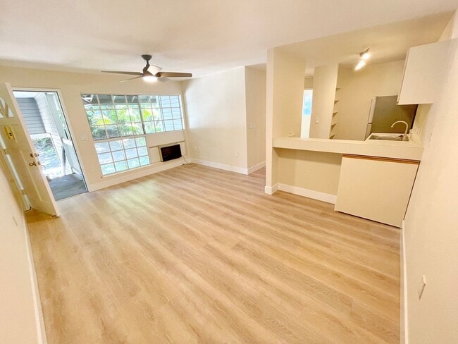 Building Photo - ***Reduced rate for the first 6 months!! $2550/month for the first 6 months - $2750/month for the...