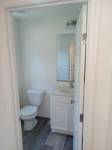 Building Photo - 119 Cecil Rd