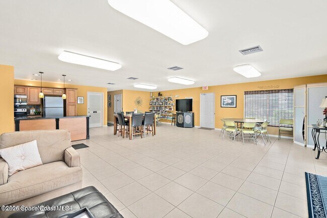 Building Photo - 201 St Lucie Ln