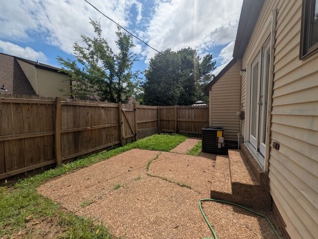 Building Photo - 1107 Quail Ct W