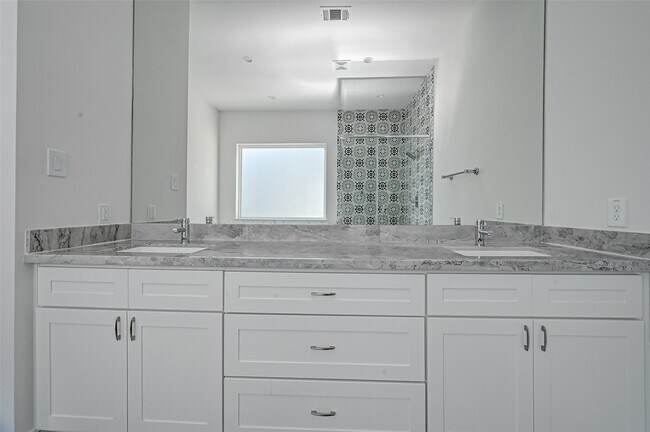 Building Photo - 8930 Spring Knoll Forest Dr