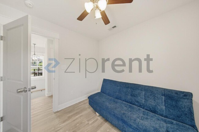 Building Photo - 413A Cecil St