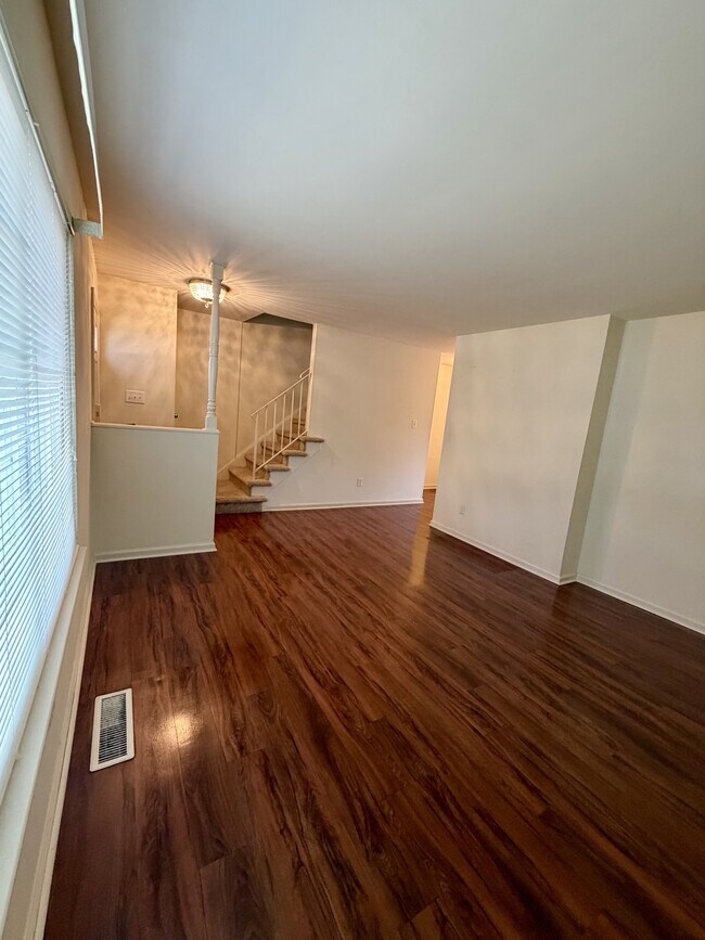 Building Photo - 305 W Cadbury Dr