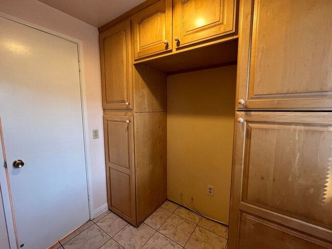 Building Photo - 3-bedroom 2-bathroom House for Rent in Riverside