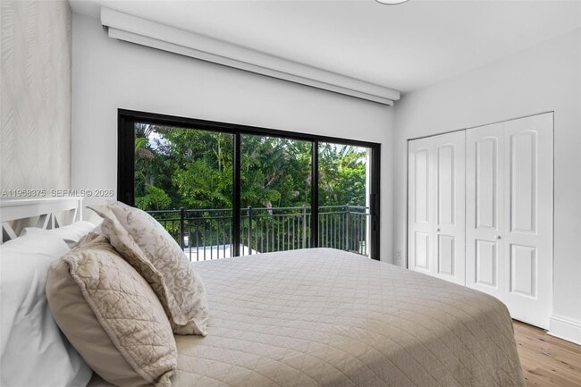 Building Photo - 420 Palmwood Ln