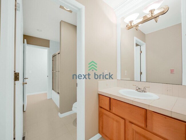 Building Photo - 4 Bed 2.5 Bath Single Family for Rent