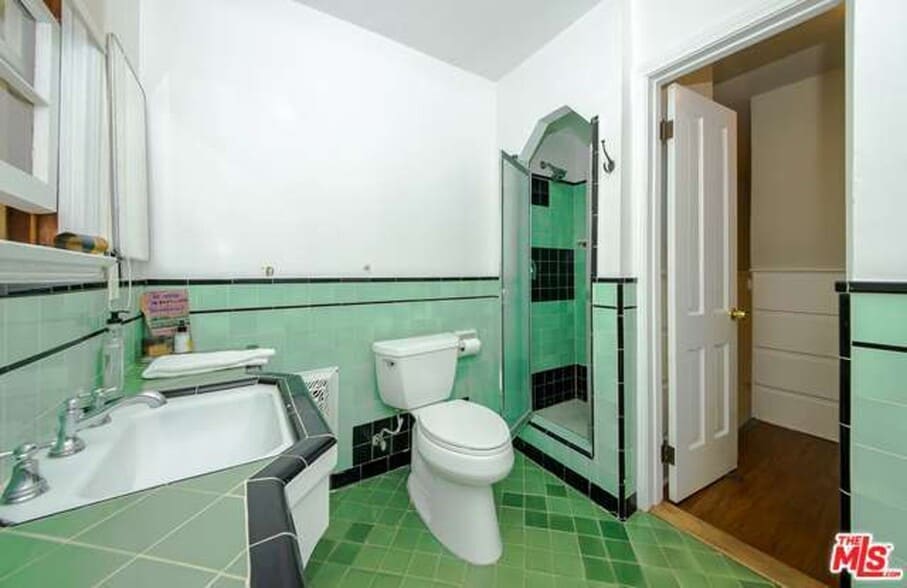Similar bathroom - 157 South Westmoreland Avenue