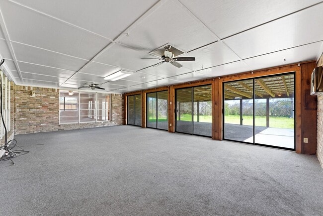 Building Photo - 18 Panorama Dr