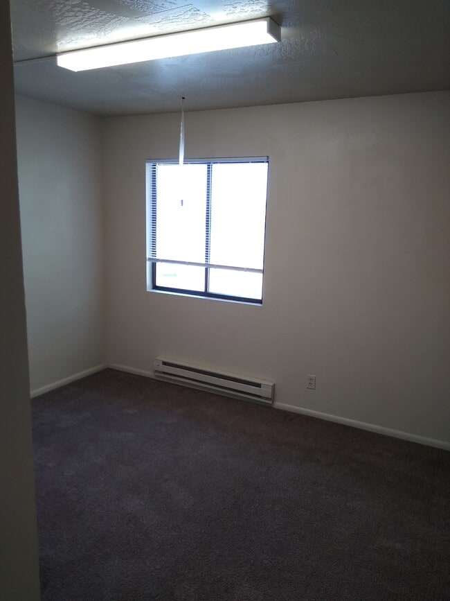 Building Photo - 171 College Way