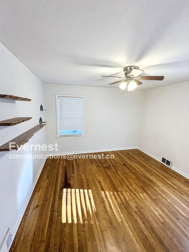 Building Photo - 2722 Harrington Dr