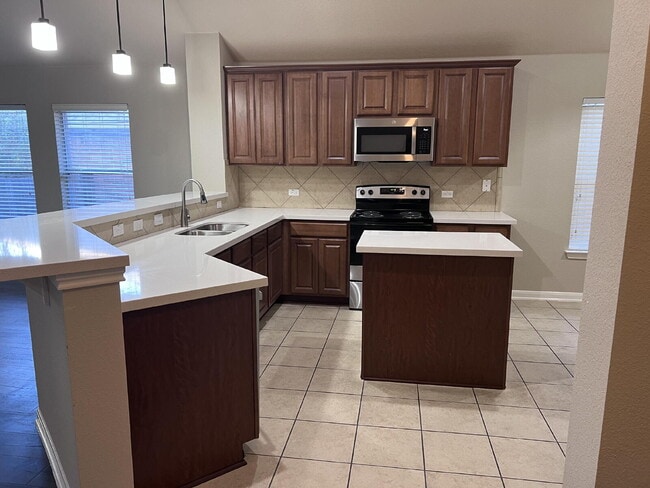 Building Photo - Coming Soon! 3BD 2BA Home for Rent: Kyle T...