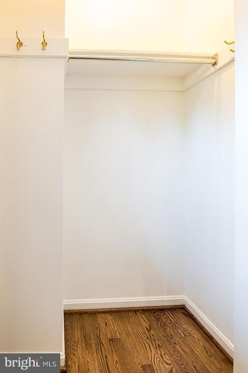 Building Photo - 3500 Hamlet Pl