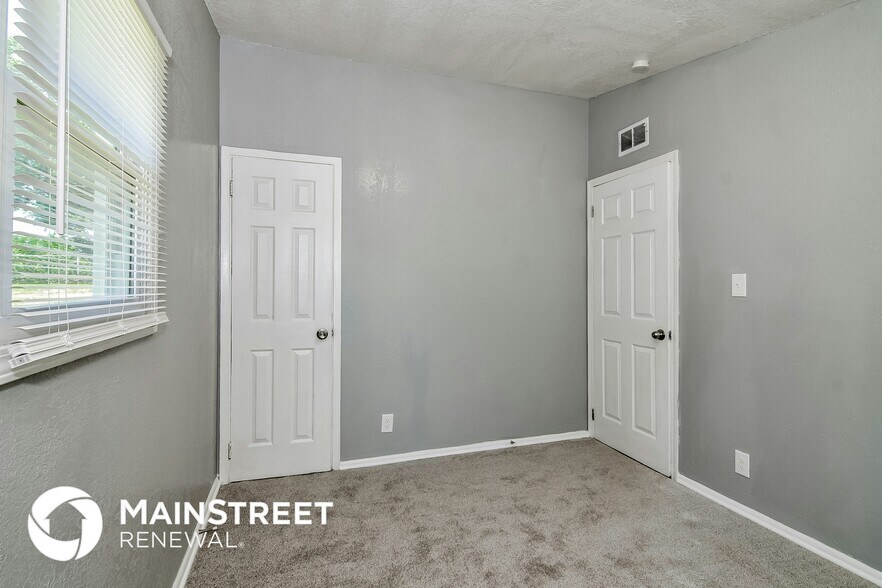 Building Photo - 8500 E 91 St