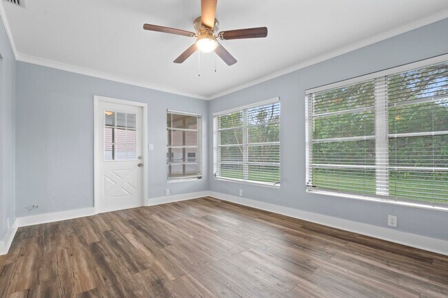 Building Photo - 2192 Belmar Dr