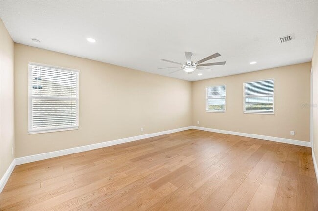 Building Photo - 2049 Heart Lk Dr