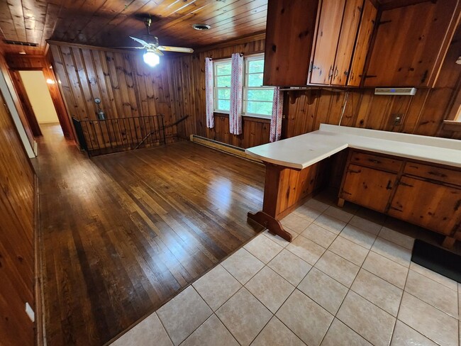 Building Photo - Country Home for Rent in Hanover