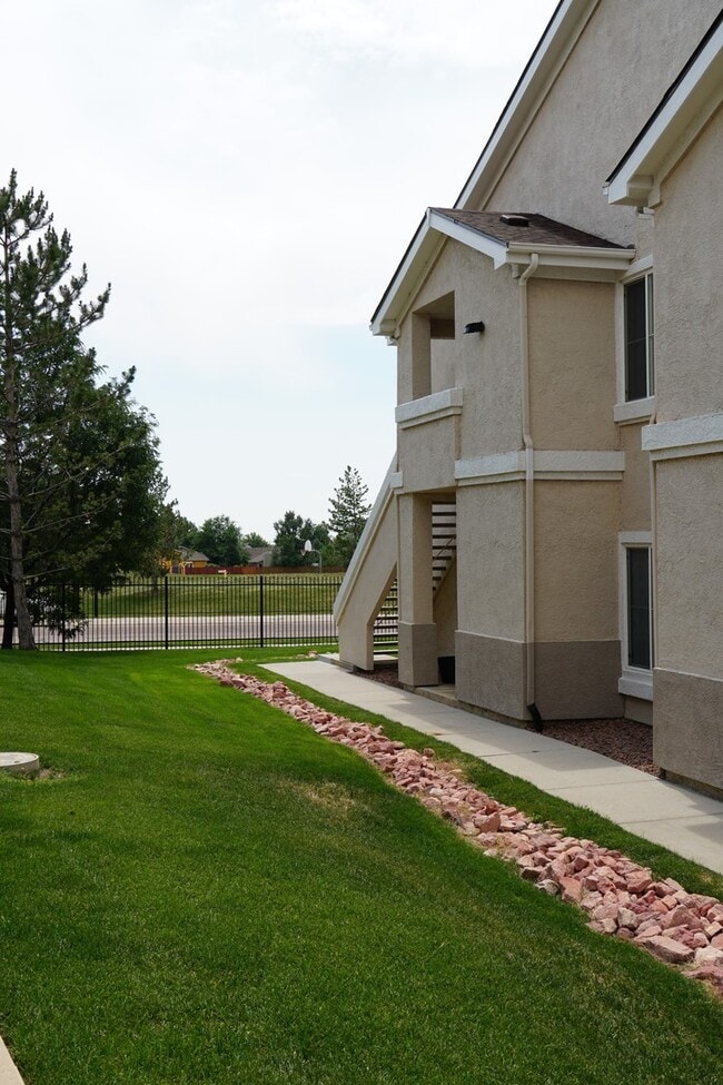 Building Photo - 3770 Strawberry Field Grove