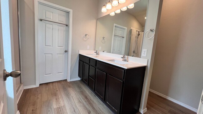 Building Photo - Four Bedroom in Harker Heights with a Flex...